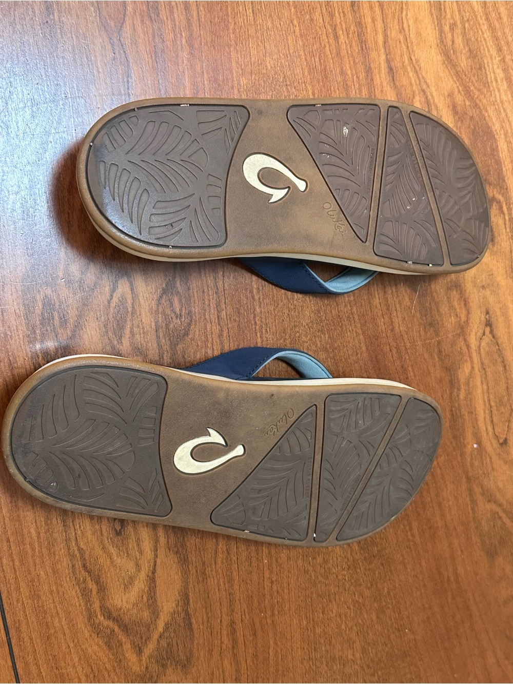 OluKai Ulele Flip Flops Men’s Size 9 Navy Water Resistant Arch Support Sandals - Picture 5 of 5